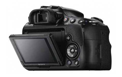  La cámara Sony SLT-A58 incorpora una pantalla articulada
